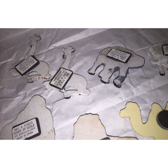 Set of 7 Vintage Zoo/Wild Animal Magnets- Giraffes, Elephant, Gorilla/Ape, Camel - Picture 9 of 10